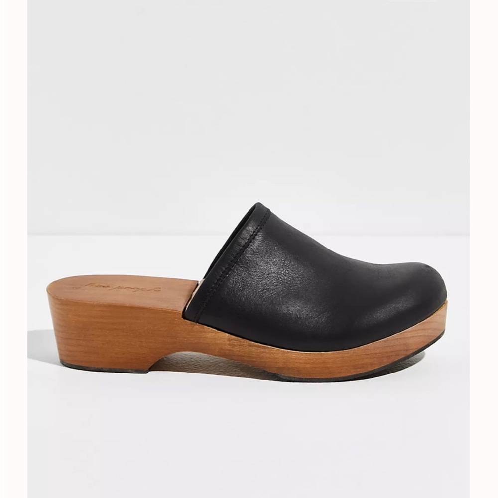 Black Leather Clogs - Free People - Carver Clog Mules - NWOT
